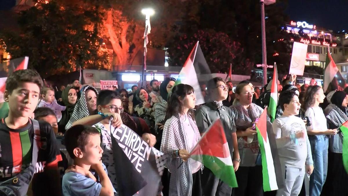 Gazzeye umut! Sumud Filosuna destek nöbeti