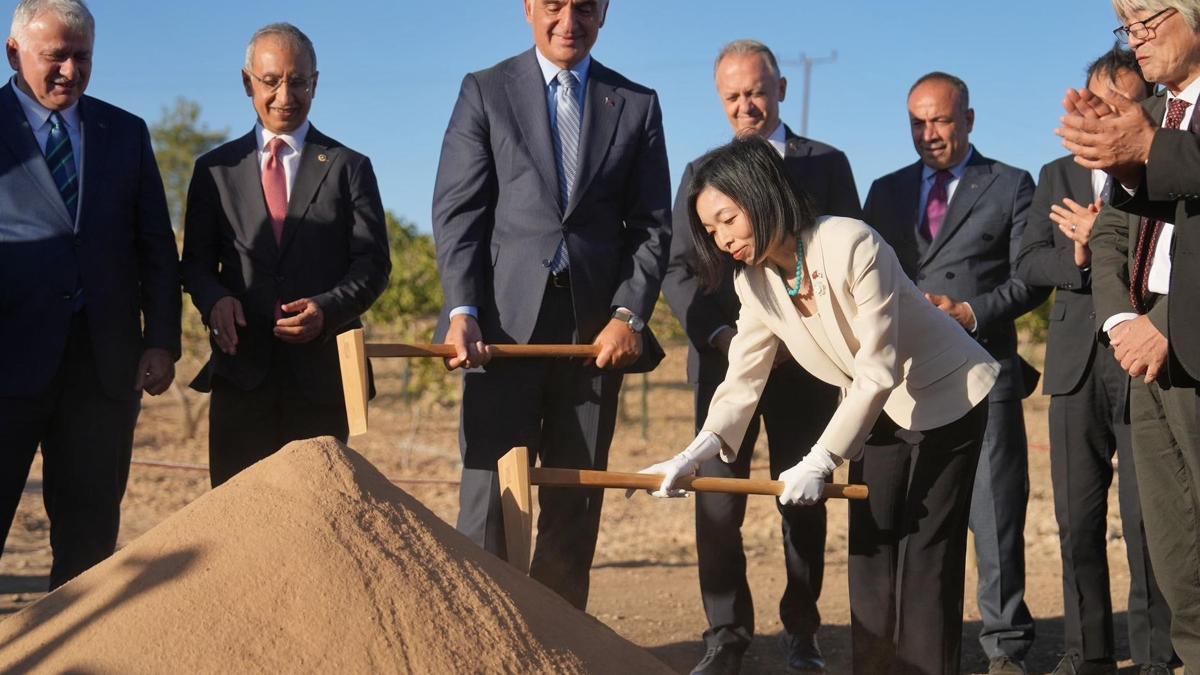 Bakan Ersoydan Altes Prensese Japonca teşekkür
