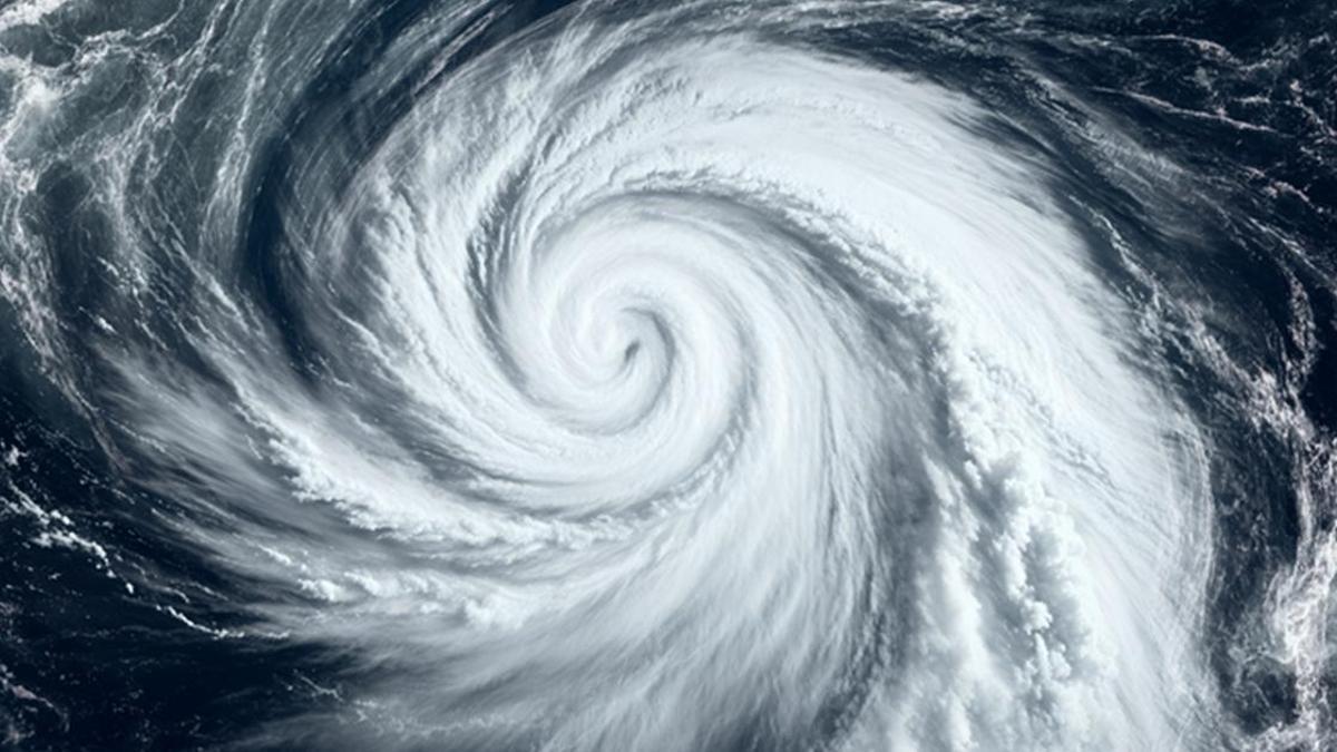 Pasifik'te Süper Tayfun Ragasa alarmı! Saatteki hızı 260 kilometreye ulaşacak