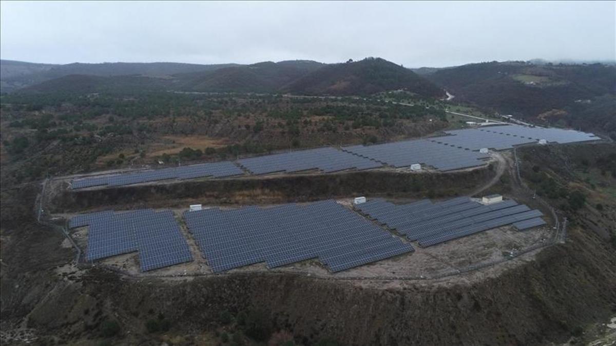 TKİ maden sahaları güneş enerjisiyle ekonomiye katkı sağlıyor