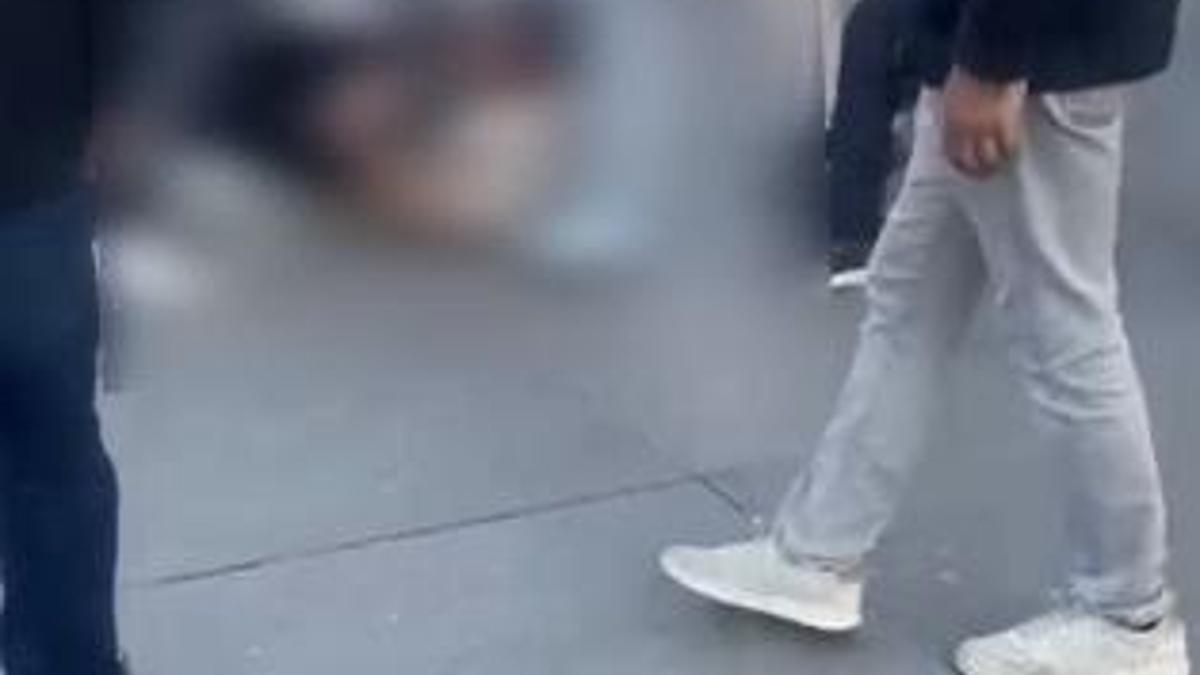 Bakırköy'de mide bulandıran olay: 16 yaşındaki kıza taciz! Tekme tokat darbettiler