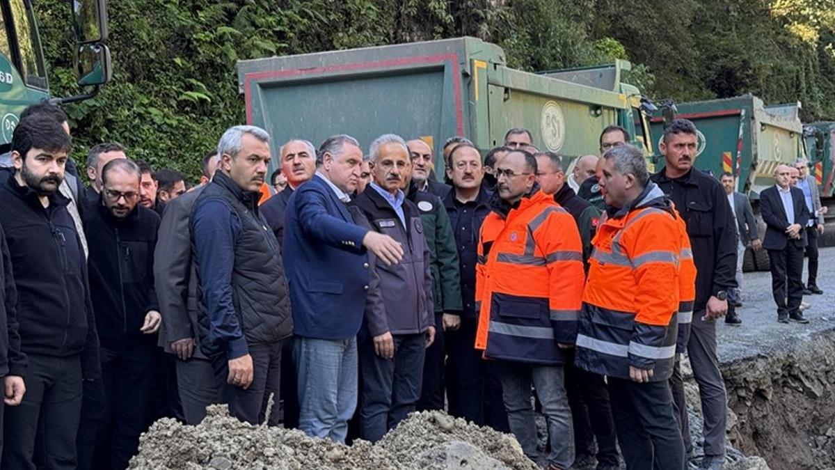 Bakanlar Uraloğlu ve Bak'tan açıklama! Ayder Yaylası ulaşıma açıldı