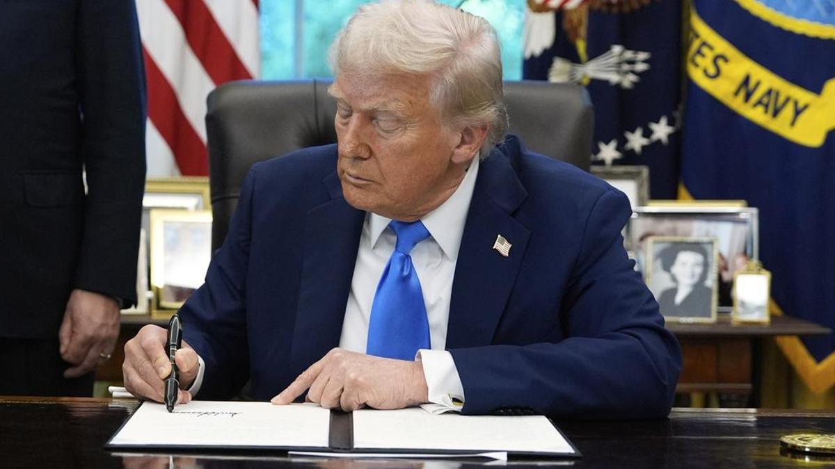 Trump kararnameye imzayı attı: Antifa iç terör örgütü ilan edildi
