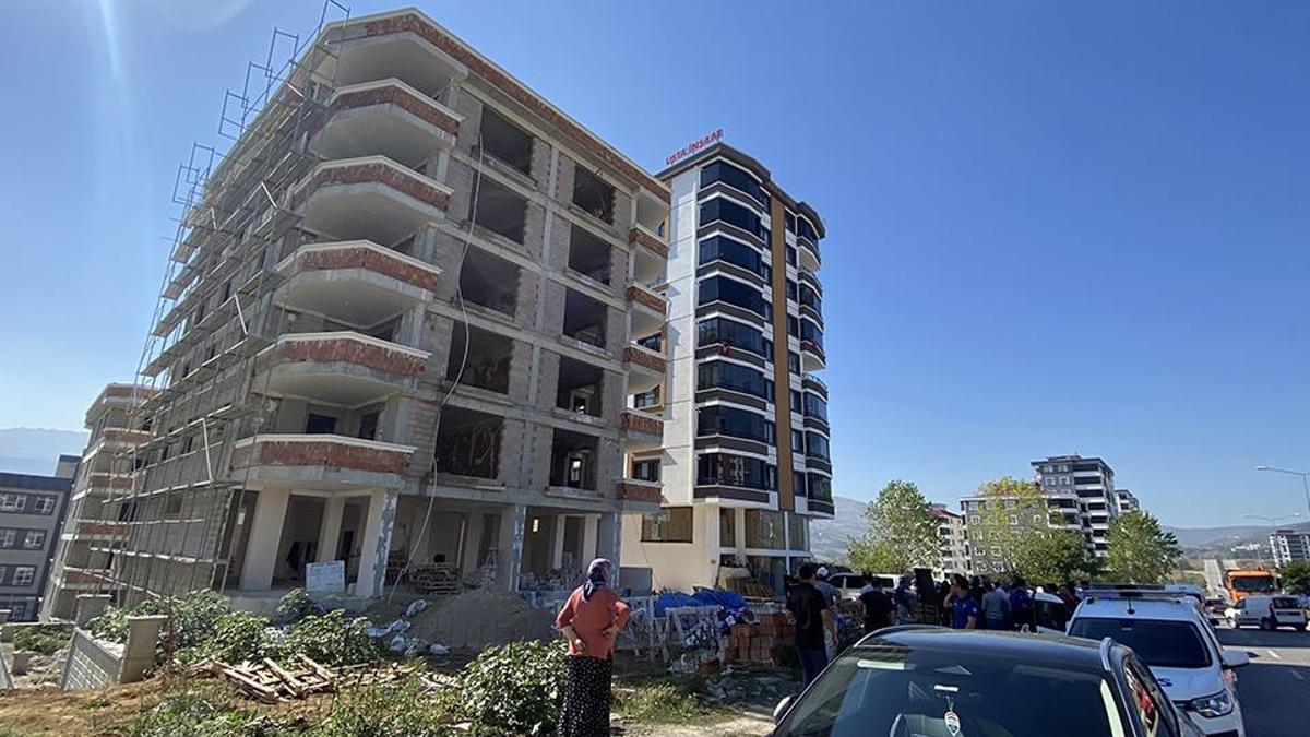 Asansör boşluğuna düşen işçi hayatını kaybetti