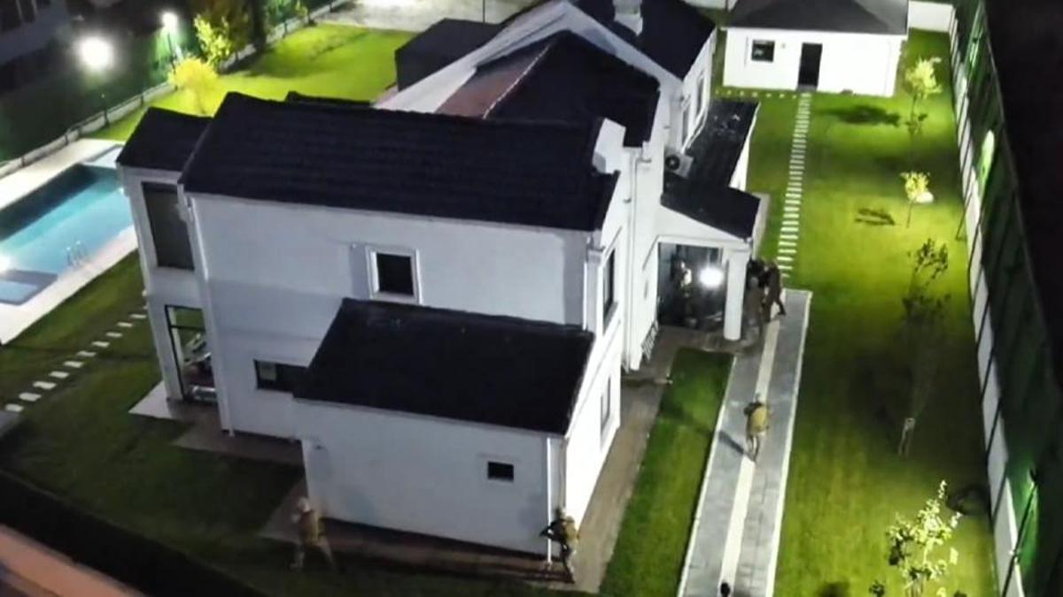 19 ilde 'Vatandaşlık Sahtekarlığı Çetesi' çökertildi: 106 kişi yakalandı