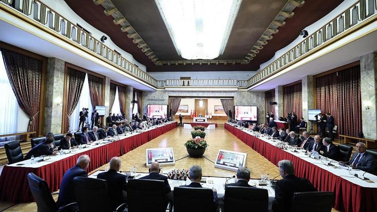 Tarihi komisyon 12. kez toplanıyor: Düşünce kuruluşlarının görüş ve önerisi ele alınacak