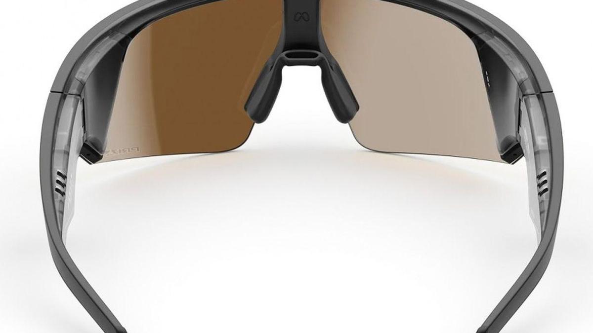 Oakley Meta Vanguard akıllı gözlük tanıtıldı