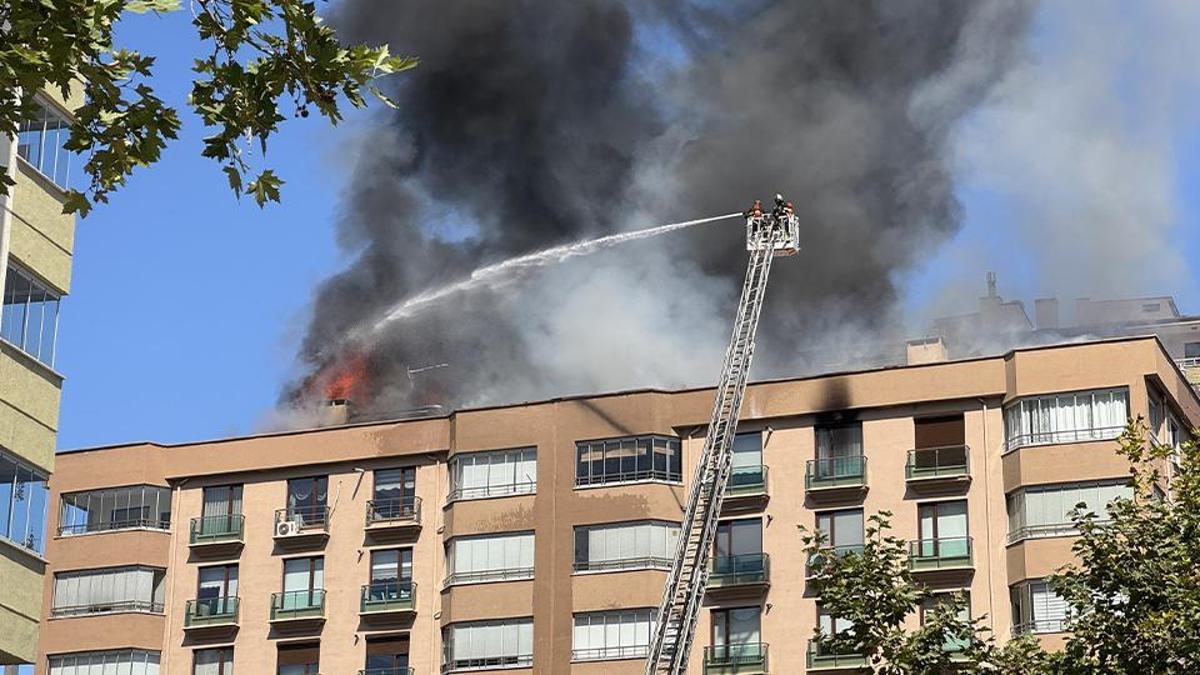 8 katlı binada yangın: Ekipler bölgeye sevk edildi
