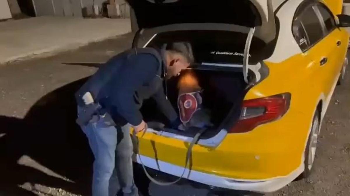 Tuncelide taksideki uyuşturucuyu Ayar buldu; 2 tutuklama