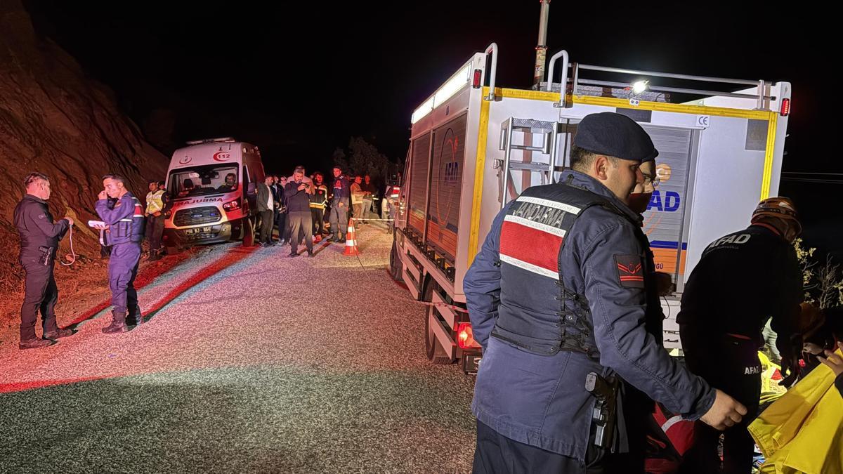 Sivas'ta otomobil uçuruma yuvarlandı: 4 ölü