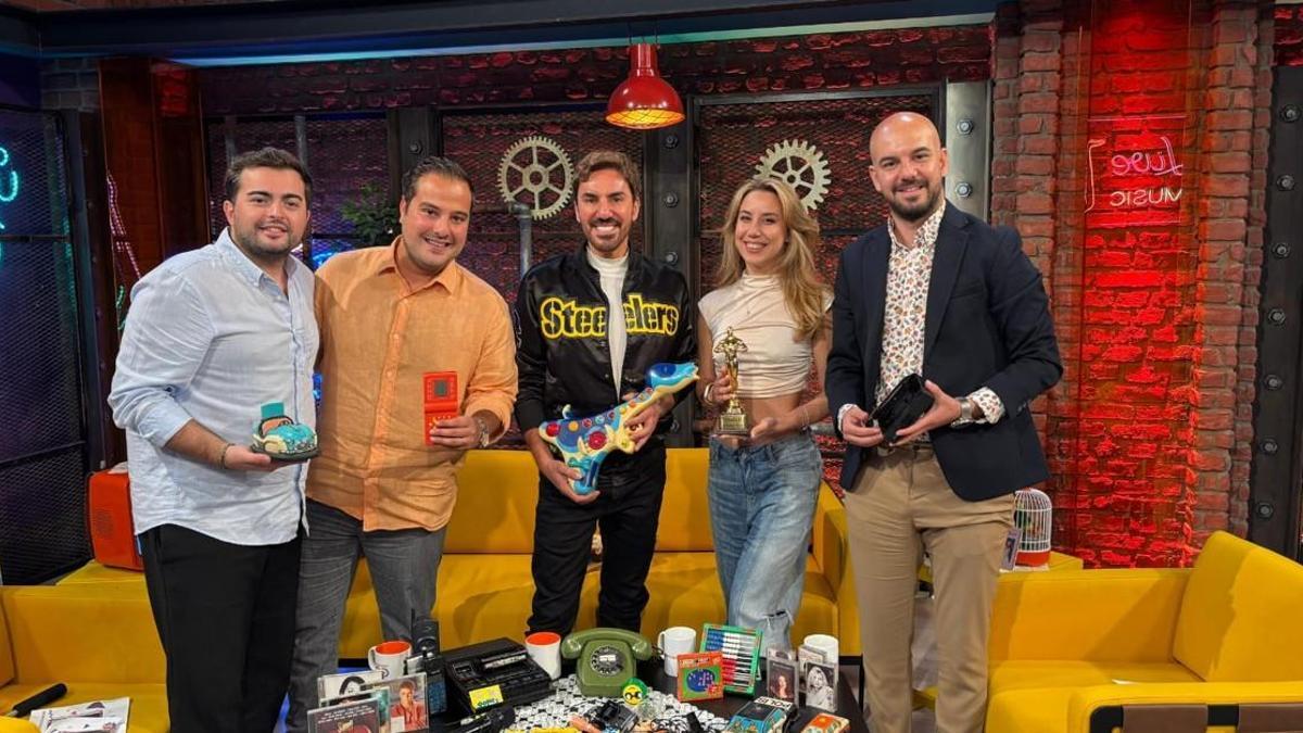 FARUK K YILLAR SONRA SAHNE ADININ SIRRINI AÇIKLADI: FARUK K İSMİ UNKAPANI’NDAN ÇIKTI