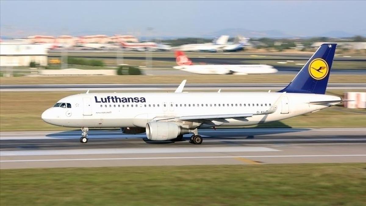Lufthansa, maliyetleri düşürmek için idari kadroyu küçültüyor
