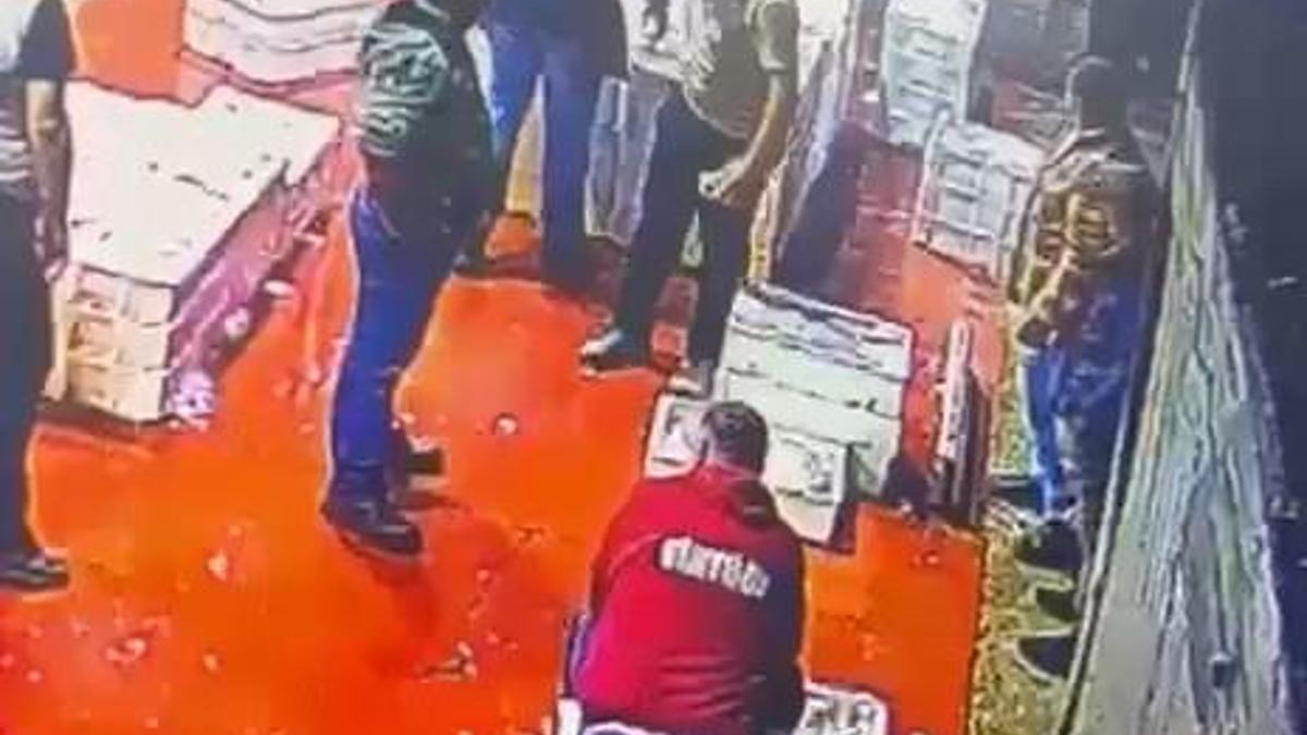 Soluk borusuna meyve takıldı, Heimlich manevrasıyla kurtarıldı