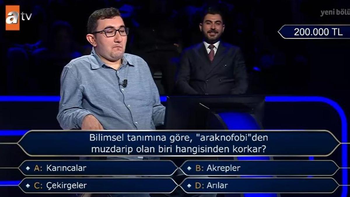 ARAKNOFOBİ! Bilimsel tanımına göre, ''araknofobi''den muzdarip olan biri hangisinden korkar?