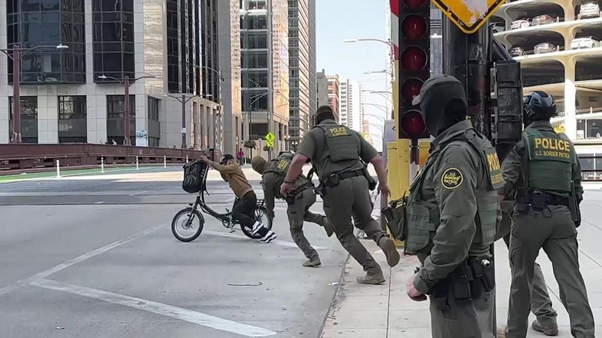 ABDde 10 polis bir bisikletliyi yakalayamadı