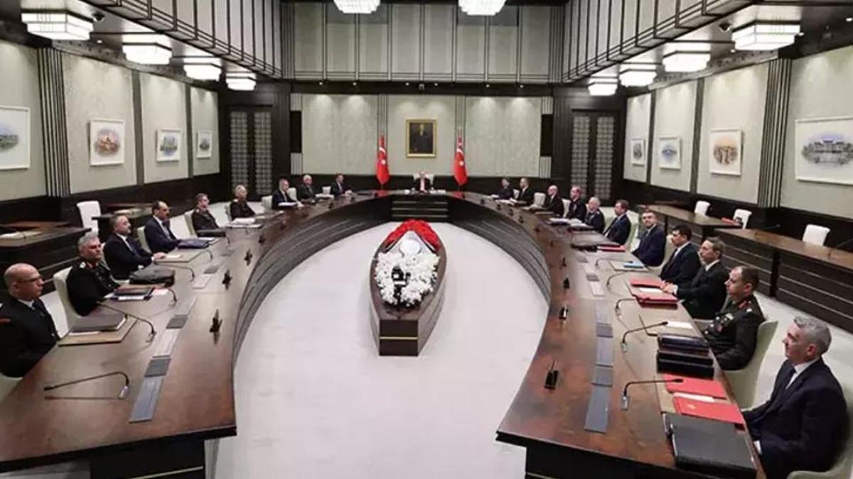 SON DAKİKA HABERLERİ... MGK yeni komuta kademesiyle toplandı! İşte masadaki konular...