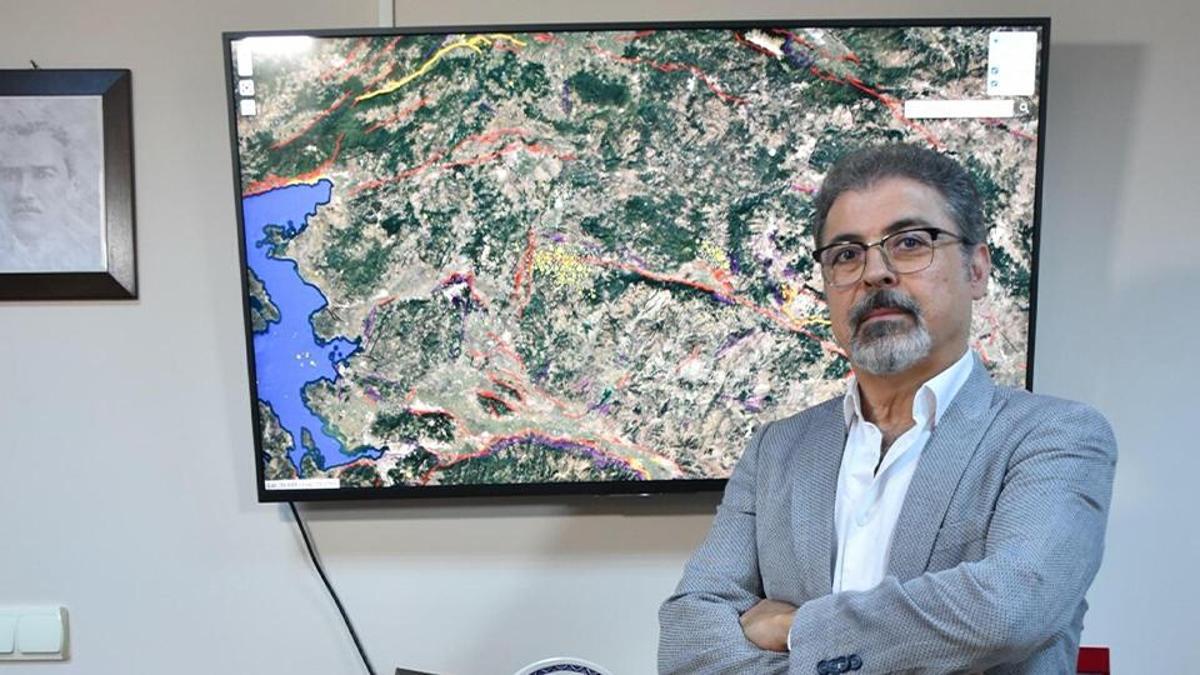 ÖLÜ FAYLAR AKTİF OLDU! Prof. Dr. Hasan Sözbilir'den kritik Simav uyarısı: Şu an depremler üretiyorlar