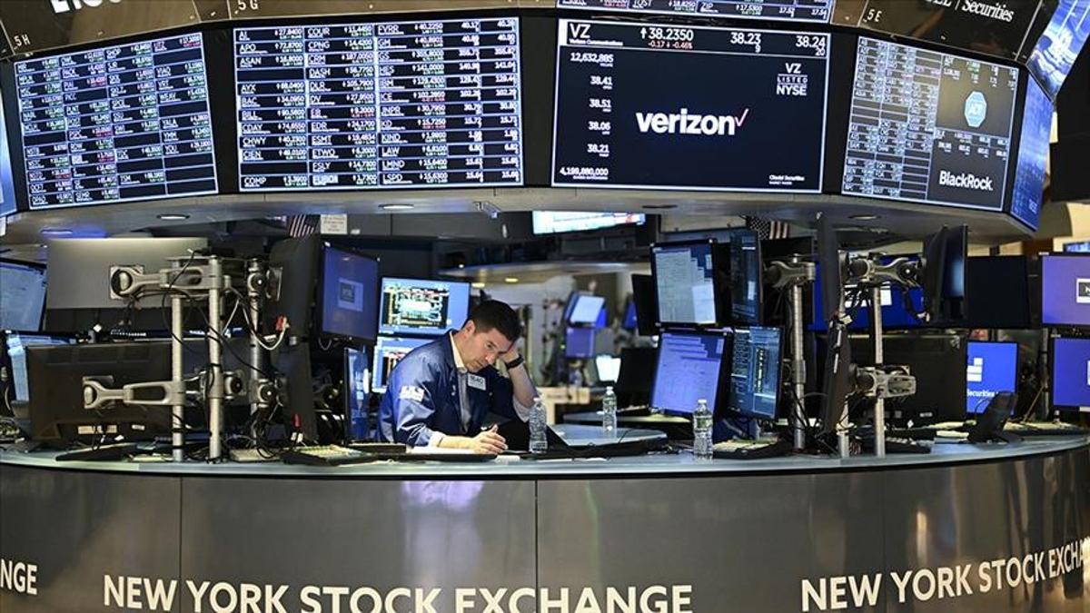 New York Borsası hükümet kapanışıyla düşüşle açıldı