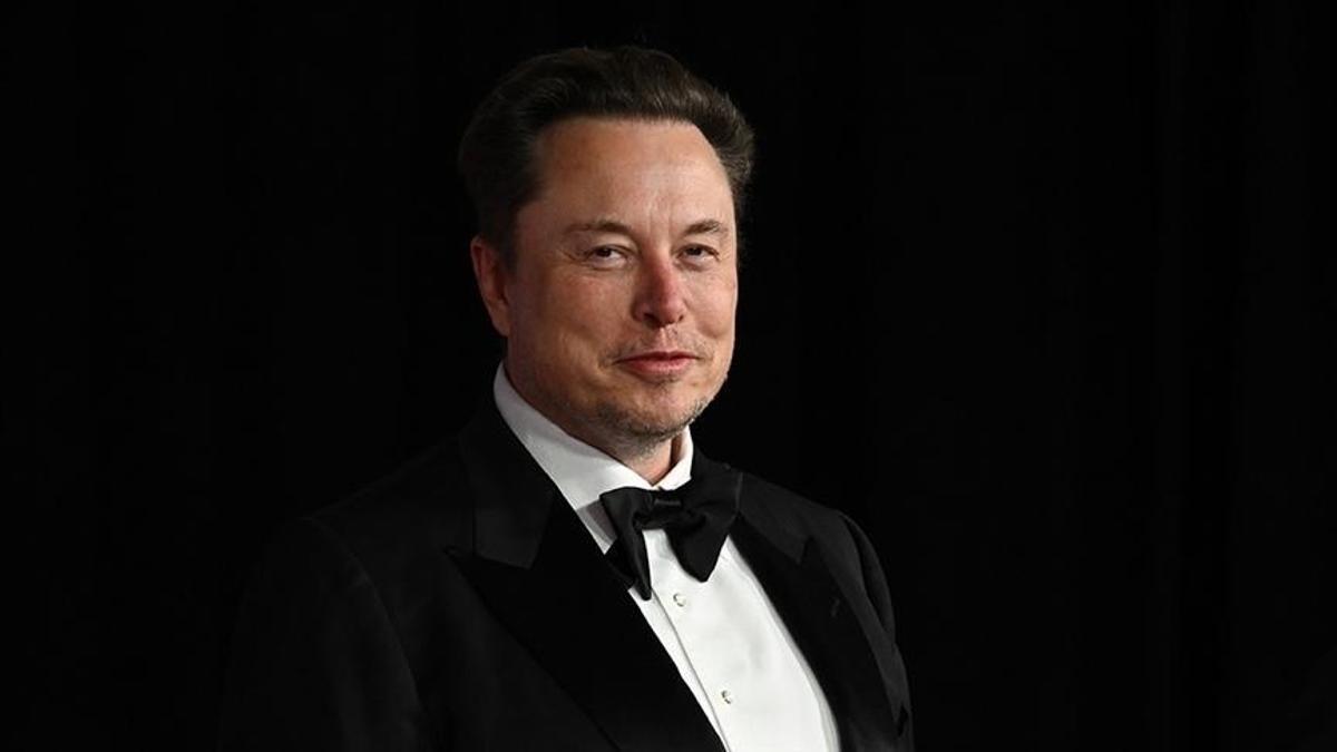 Elon Musk 500 milyar dolarlık servetiyle tarihe geçti