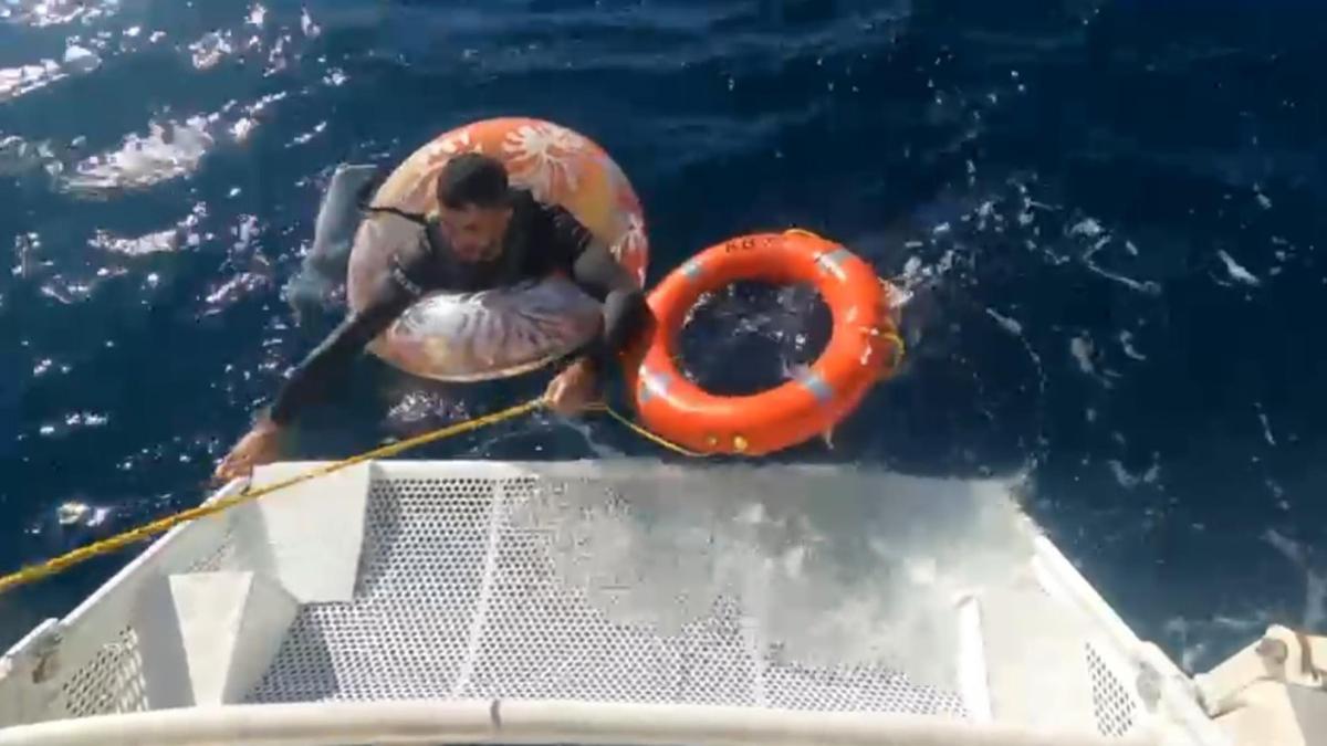 Kuşadası'nda yüzerek Sisam'a geçmeye çalışan kaçak göçmen yakalandı