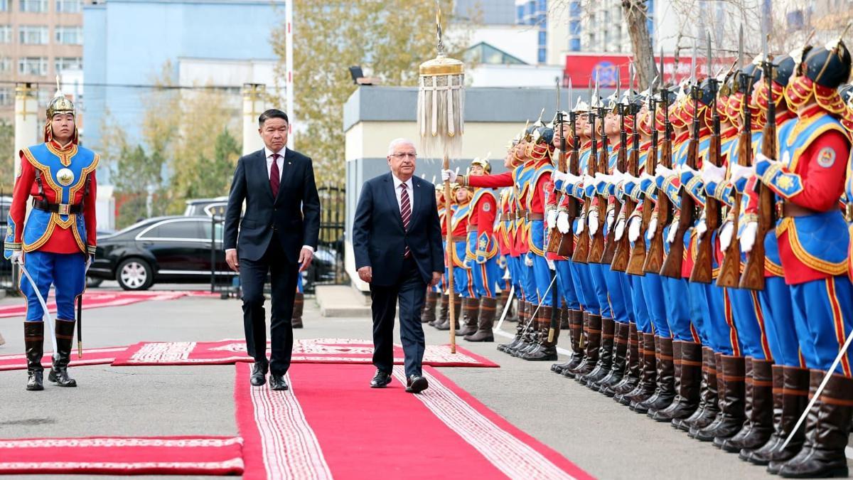 Milli Savunma Bakanı Güler, Moğolistanda resmi törenle karşılandı