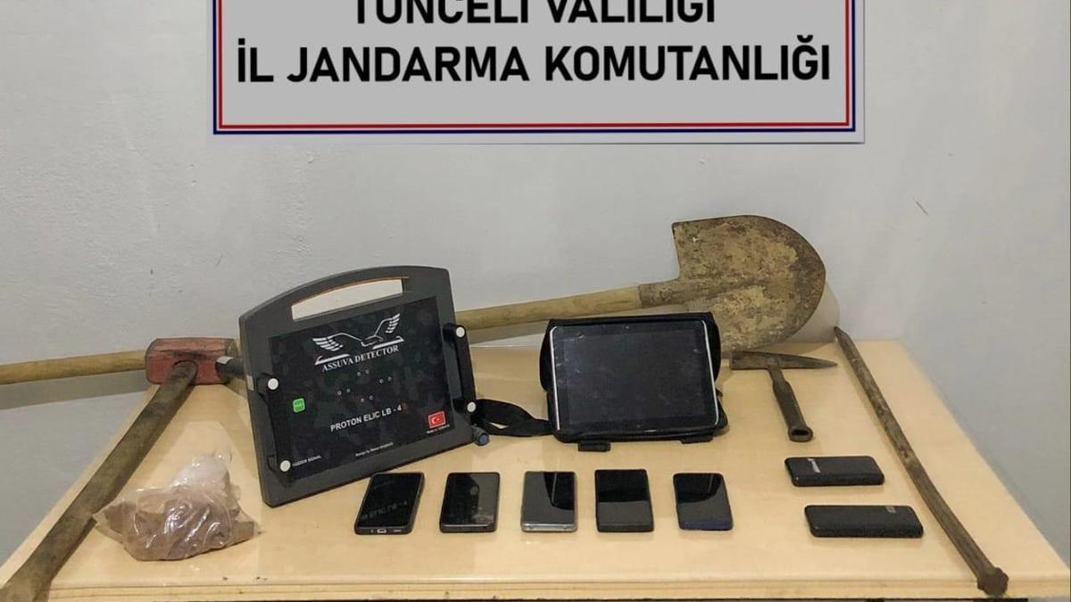 Tuncelide kaçak kazıya suçüstü: 5 gözaltı