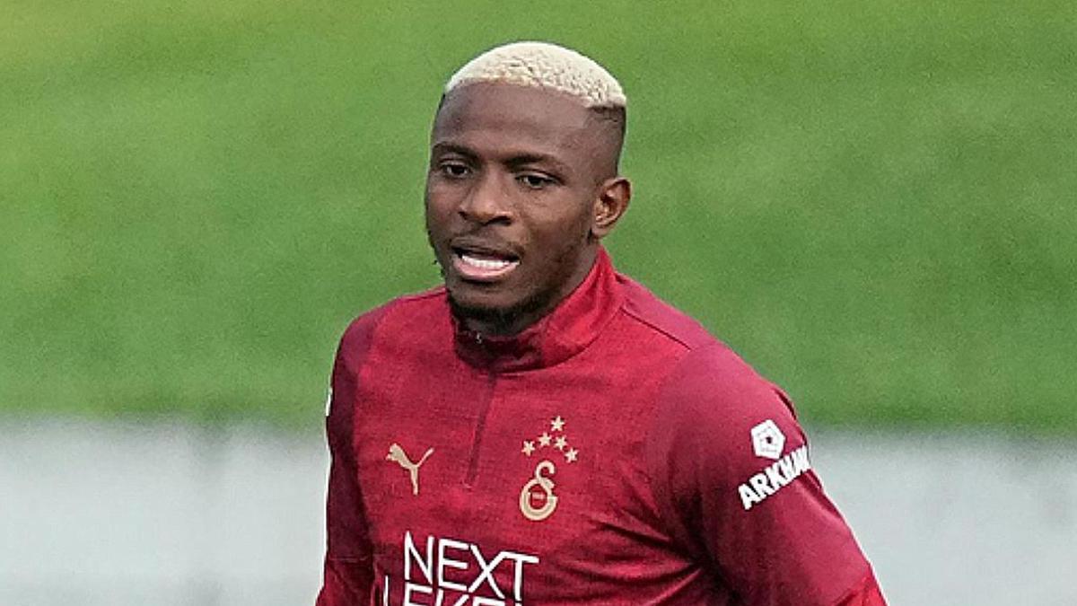 Victor Osimhen, derbide ilk 11'de