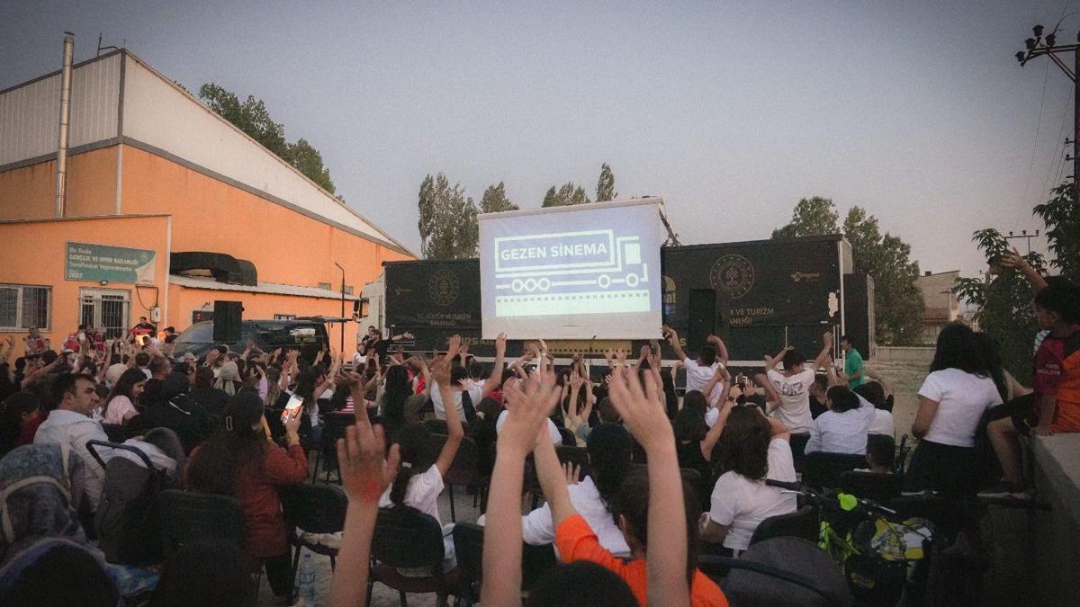 'Bir Anadolu Şenliği' bereketi: Beş şehirde 898 bin 608 kişi sanatla buluştu