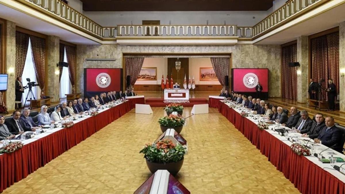 'Terörsüz Türkiye' komisyonu, emekli asker derneklerini dinleyecek