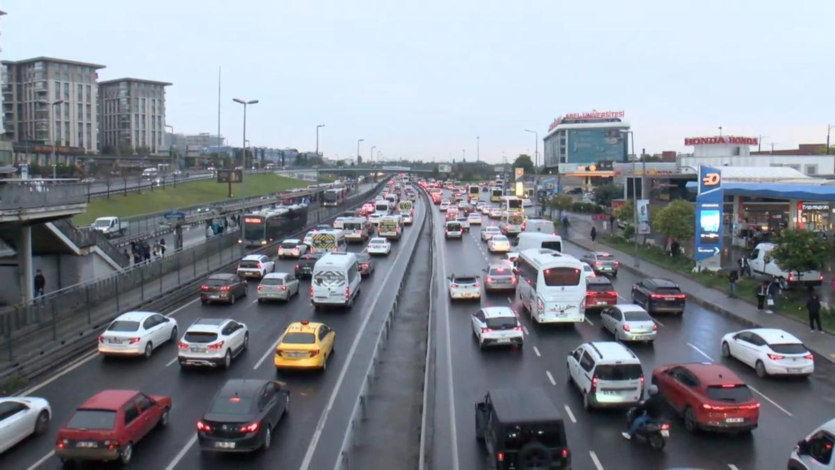 İstanbul'da yağmur trafiği!