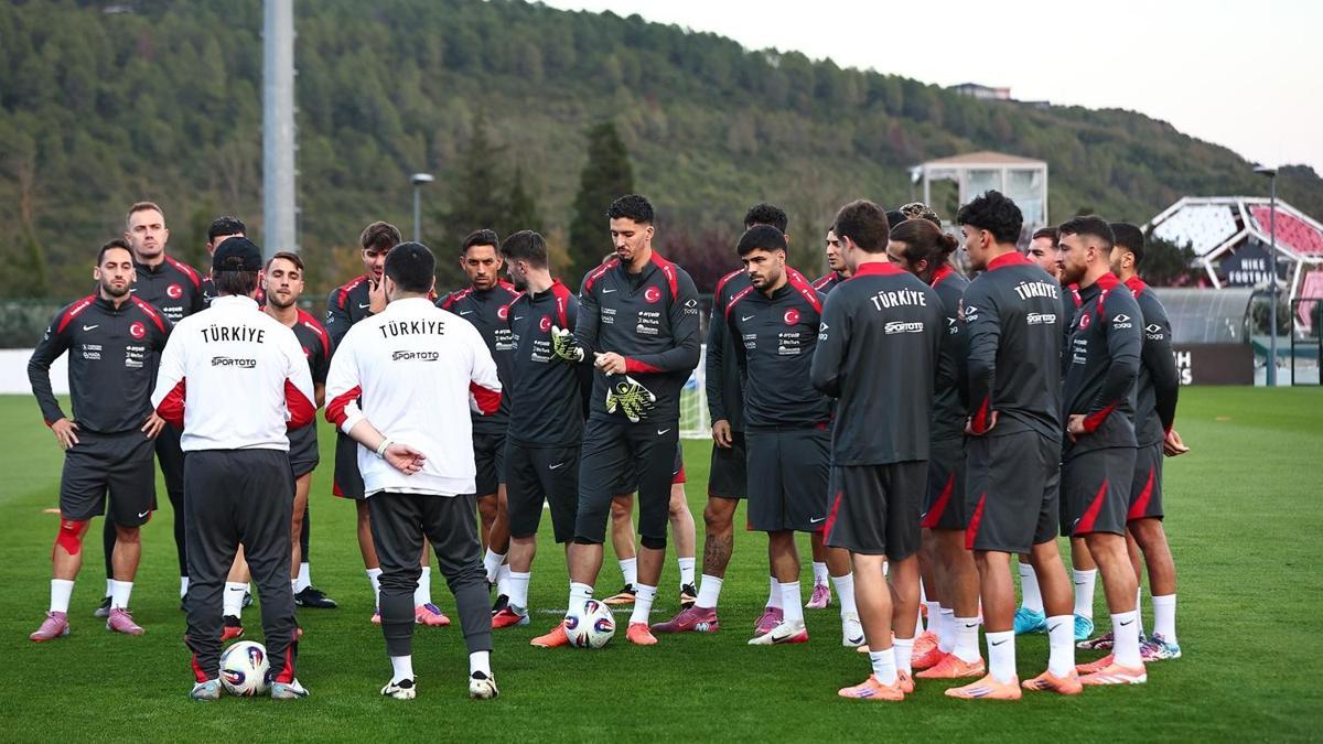 A Milli Futbol Takımı mesaiye başladı