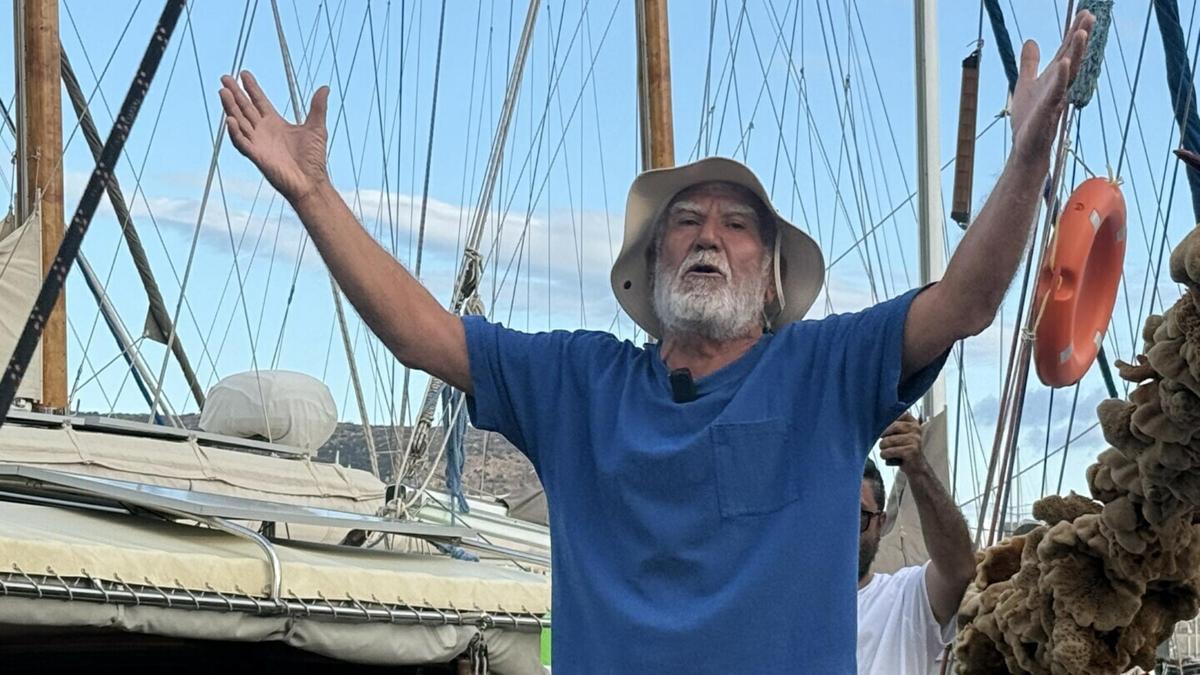 Son süngerci avcısı Aksona Mehmet, 60'ıncı yılı anısına yaptığı dalışı tamamladı