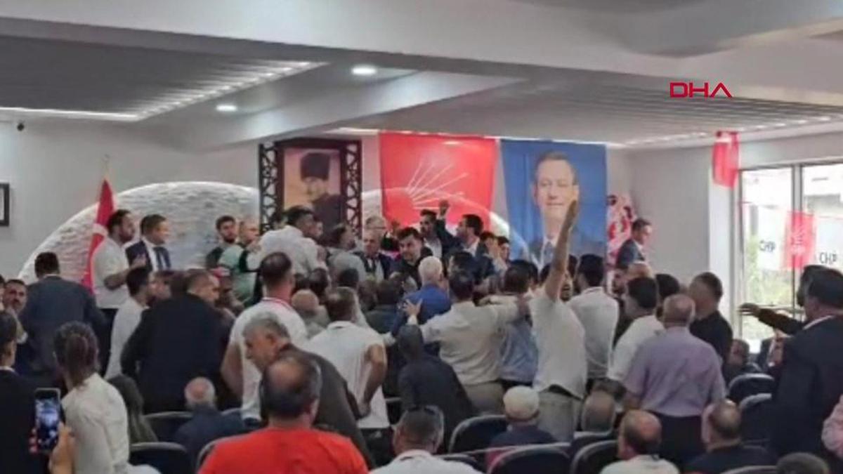 Samandağ CHP Kongresinde yumruklar konuştu