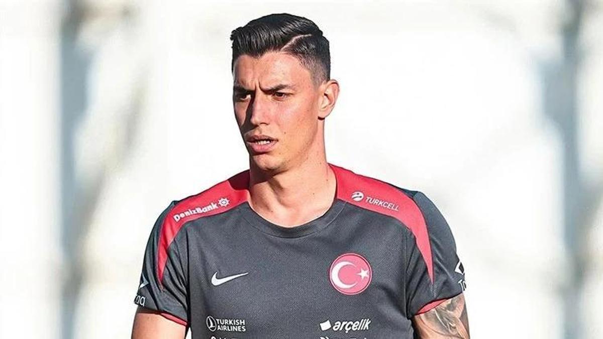 BERKE ÖZER HANGİ TAKIMDA OYNUYOR? Berke Özer Kimdir, Kaç Yaşında, Nereli? Milli Takımı Bıraktı Mı? Kamptan İzinsiz Ayrıldığı Açıklandı!