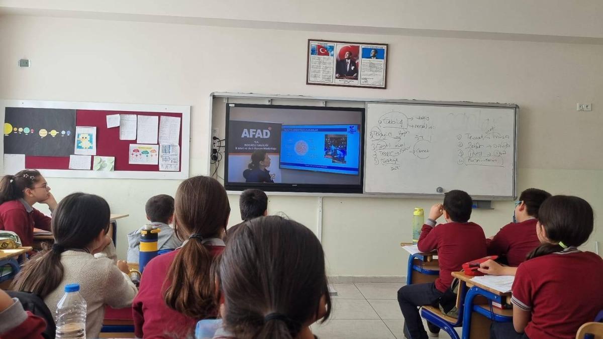 Keban'da afetlere karşı okullarda tatbikat yapıldı