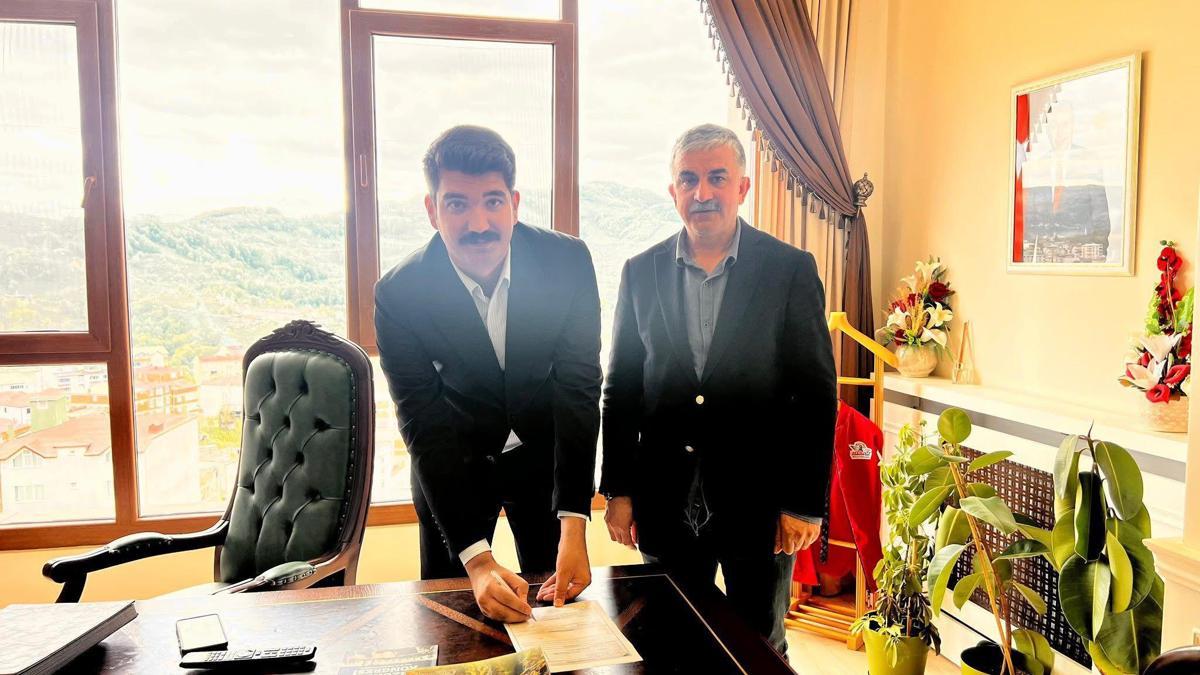 Kaymakam, görev yaptığı Korgan ilçesinin futbol takımında oynayacak