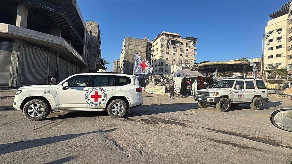 İsrail: Hamas'ın teslim ettiği 4 ceset esirlere ait