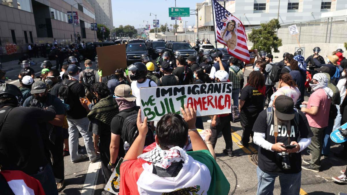 Los Angeles, ICE operasyonlarından etkilenen göçmenler için 'acil durum' ilan etti