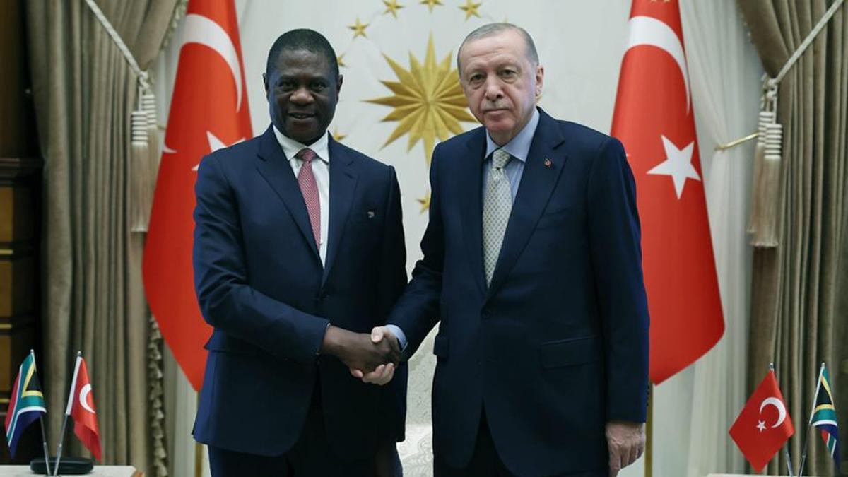 Cumhurbaşkanı Erdoğan, Paul Mashatile'yi kabul etti.