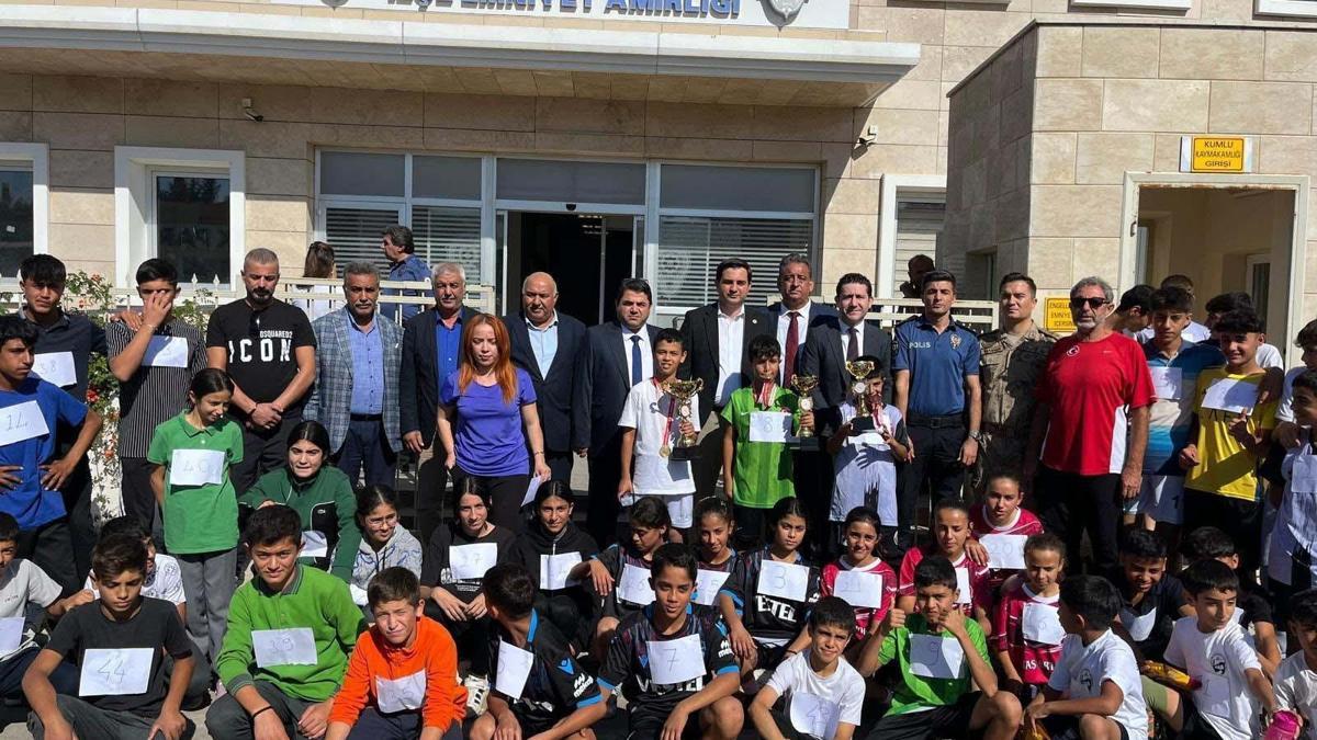 Kumluda mehteran eşliğinde amatör spor haftası etkinliği