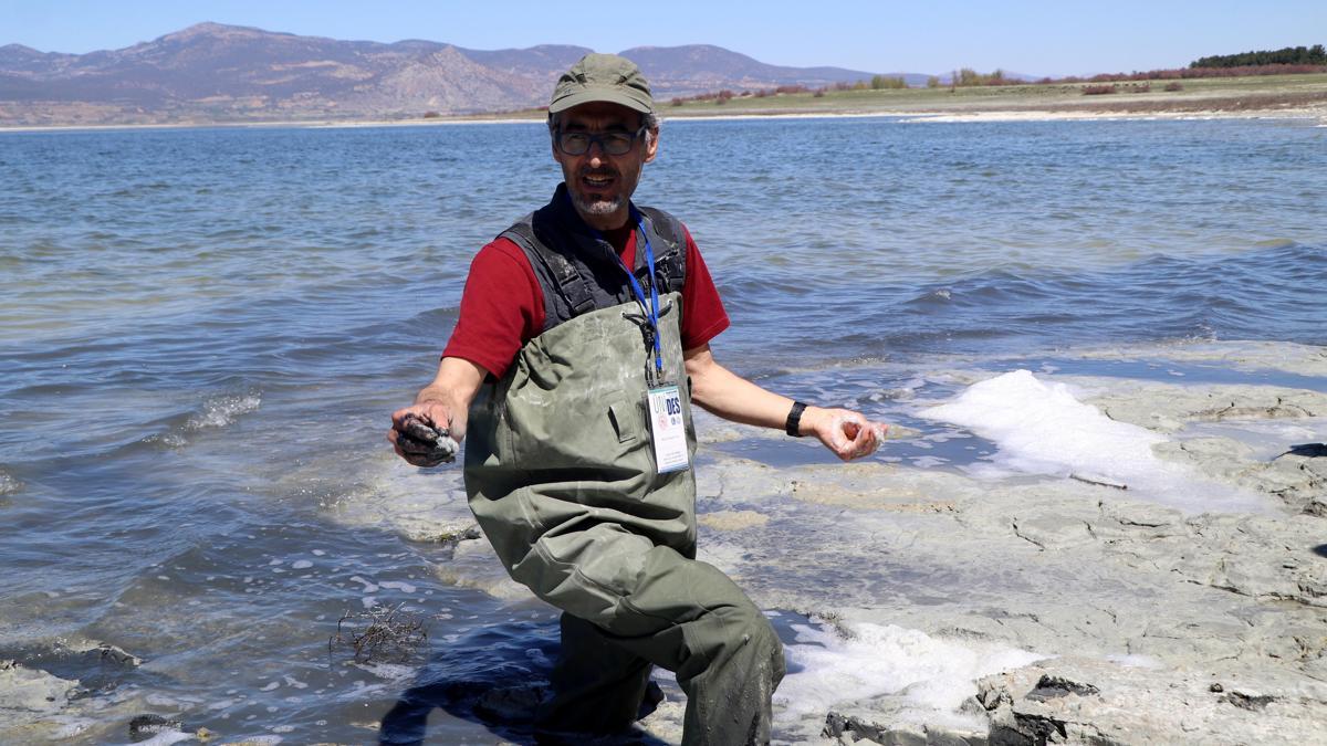 Burdur Gölü kıyısında köpüklenme görüldü