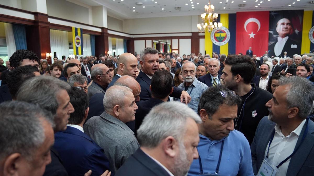 Fenerbahçe Yüksek Divan Kurulu Toplantısı’nda gerginlik