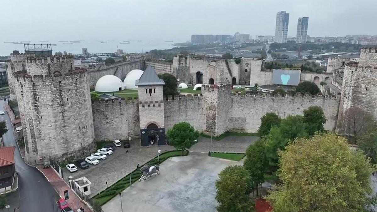 Gizemli işaretler, semboller... Yedikule Zindanları'nda tarihin izleri!