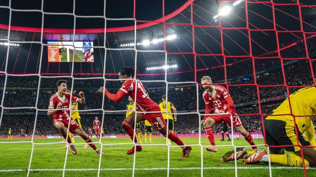 Borussia Dortmund'u da yenen Bayern Münih, Bundesliga'da 7'de 7 yaptı