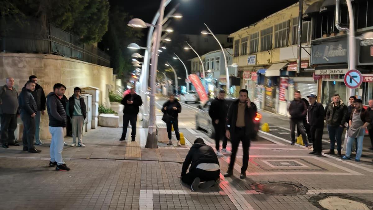 Kavga ettiği arkadaşını merdane ile yaraladı