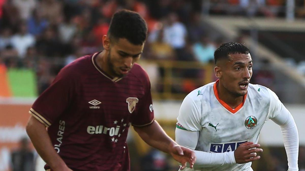 Süper Lig’in en az gol yiyen takımı Göztepe, ilk mağlubiyetini aldı