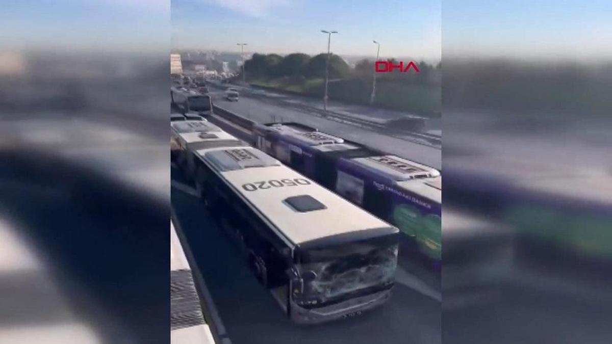 Sefaköy'de metrobüs kazası!