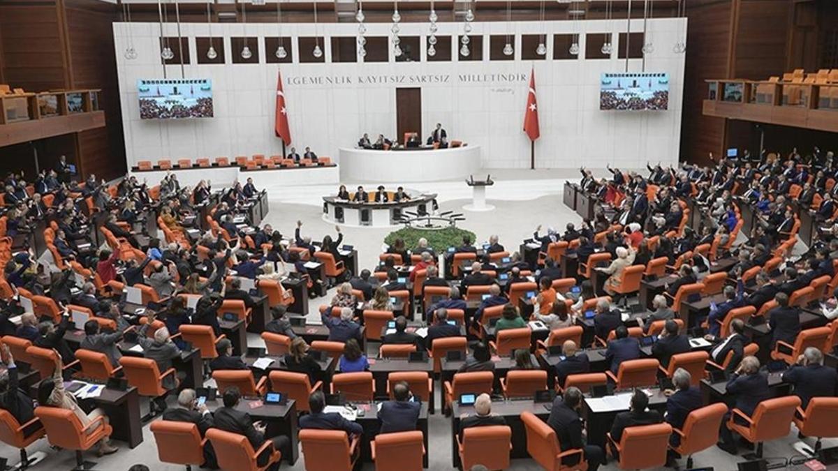 Irak-Suriye tezkeresi Meclis'ten geçti! TSK'nın görev süresi 3 yıl uzatıldı