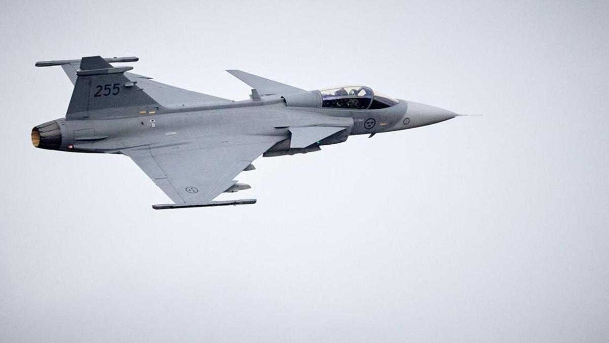 Ukrayna, İsveçten Gripen savaş uçağı filosu alacak