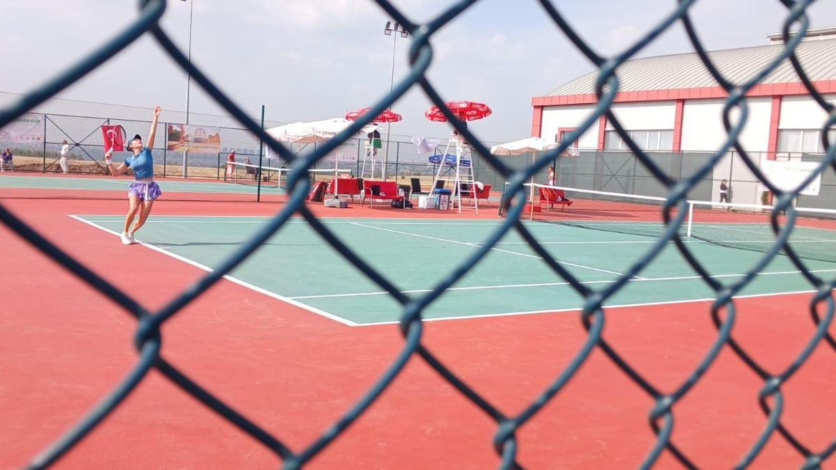 Diyarbakır'da 'Zerzevan Cup' sürüyor